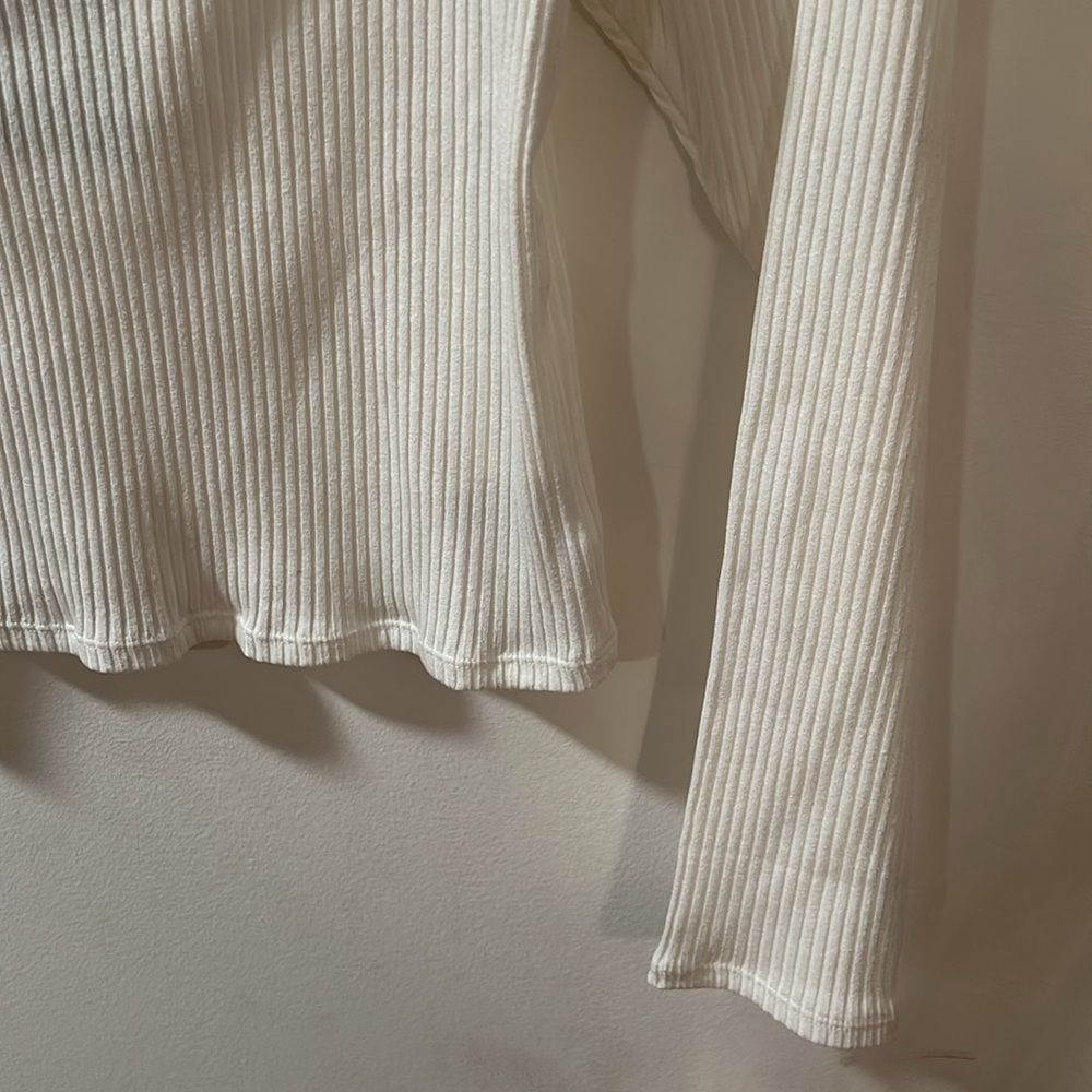 H&M Top NWT - Picture 3 of 5